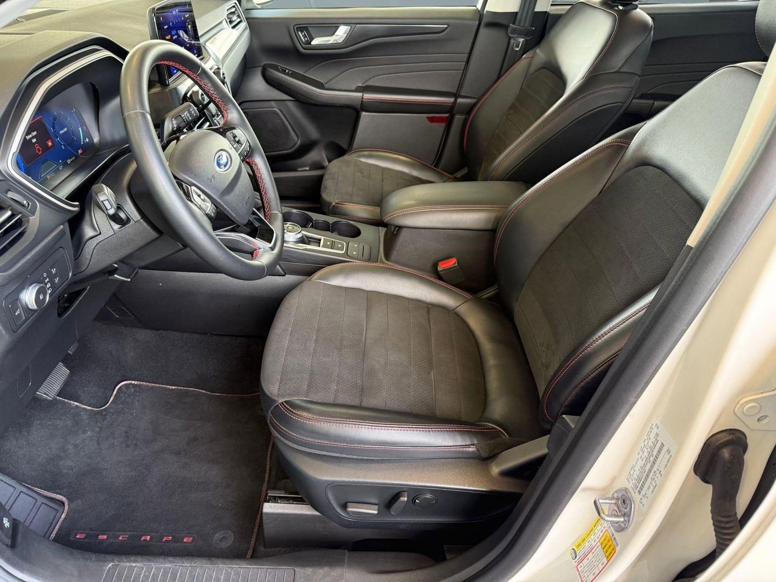 Certified 2022 Ford Escape SEL w/ SEL Stealth AWD Package image 5