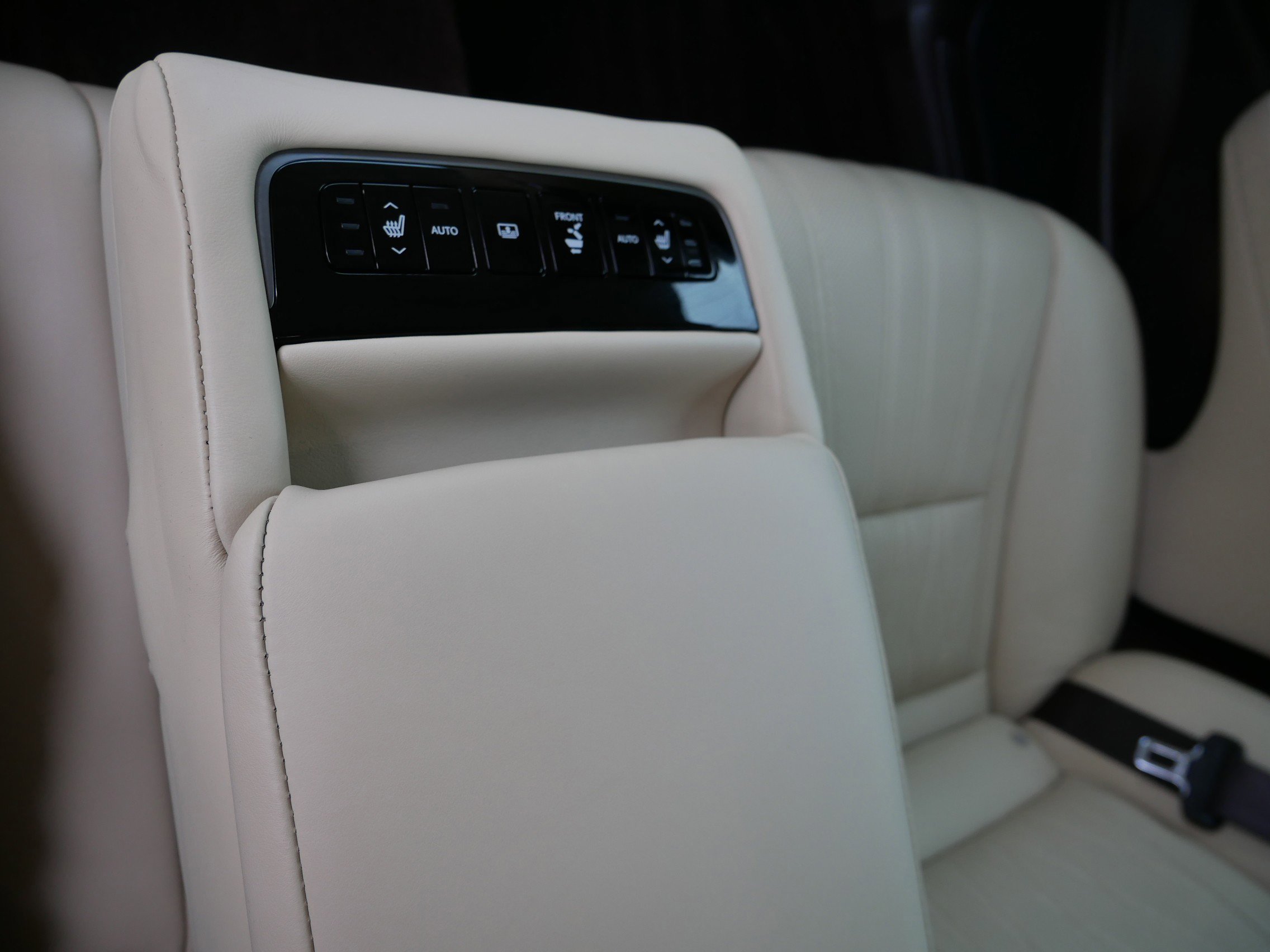 Used 2020 Lexus LS 500 AWD image 15