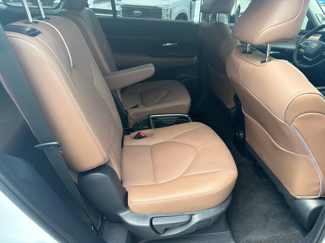 Used 2026 Toyota Grand Highlander AWD image 17