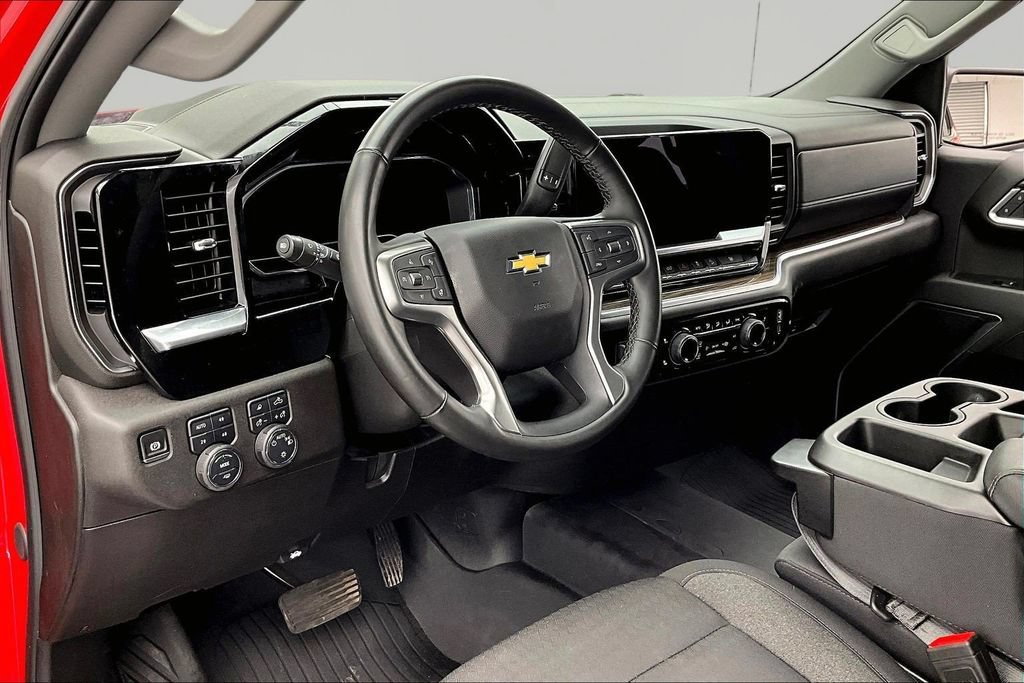 Used 2025 Chevrolet Silverado 1500 LT w/ Z71 Off-Road Package AWD/4WD image 14