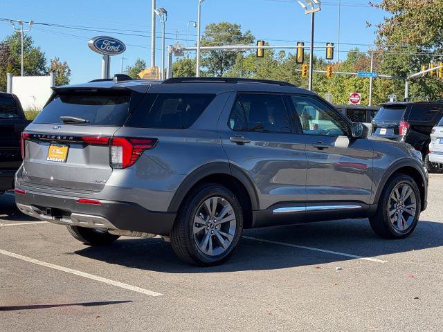 Certified 2025 Ford Explorer Active w/ Active Comfort Package AWD/4WD image 6