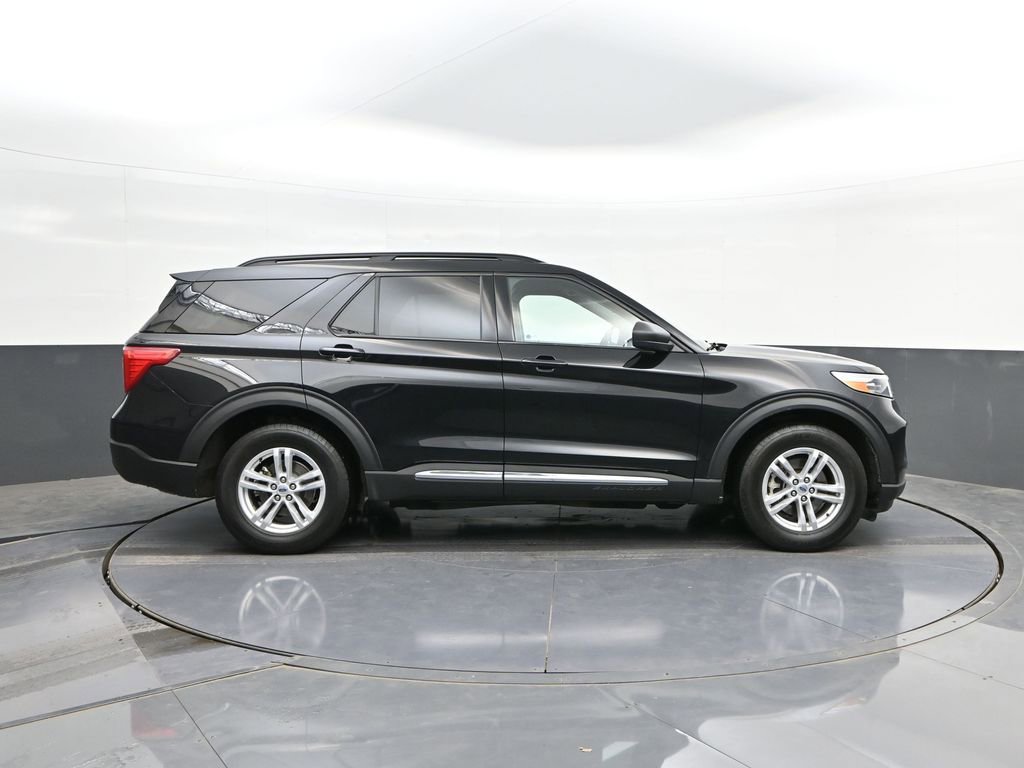 Certified 2023 Ford Explorer XLT w/ Equipment Group 202A AWD/4WD image 24