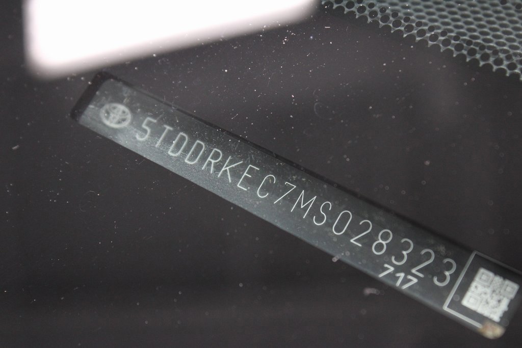 Used 2021 Toyota Sienna XSE w/ XSE Plus Package image 36