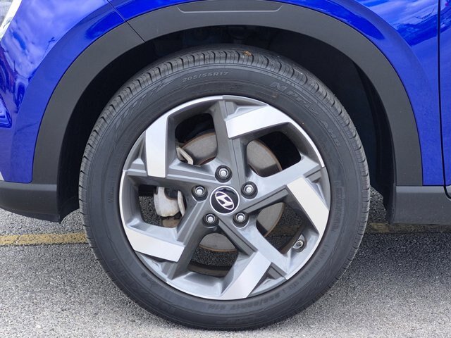 Used 2025 Hyundai Venue SEL FWD image 9