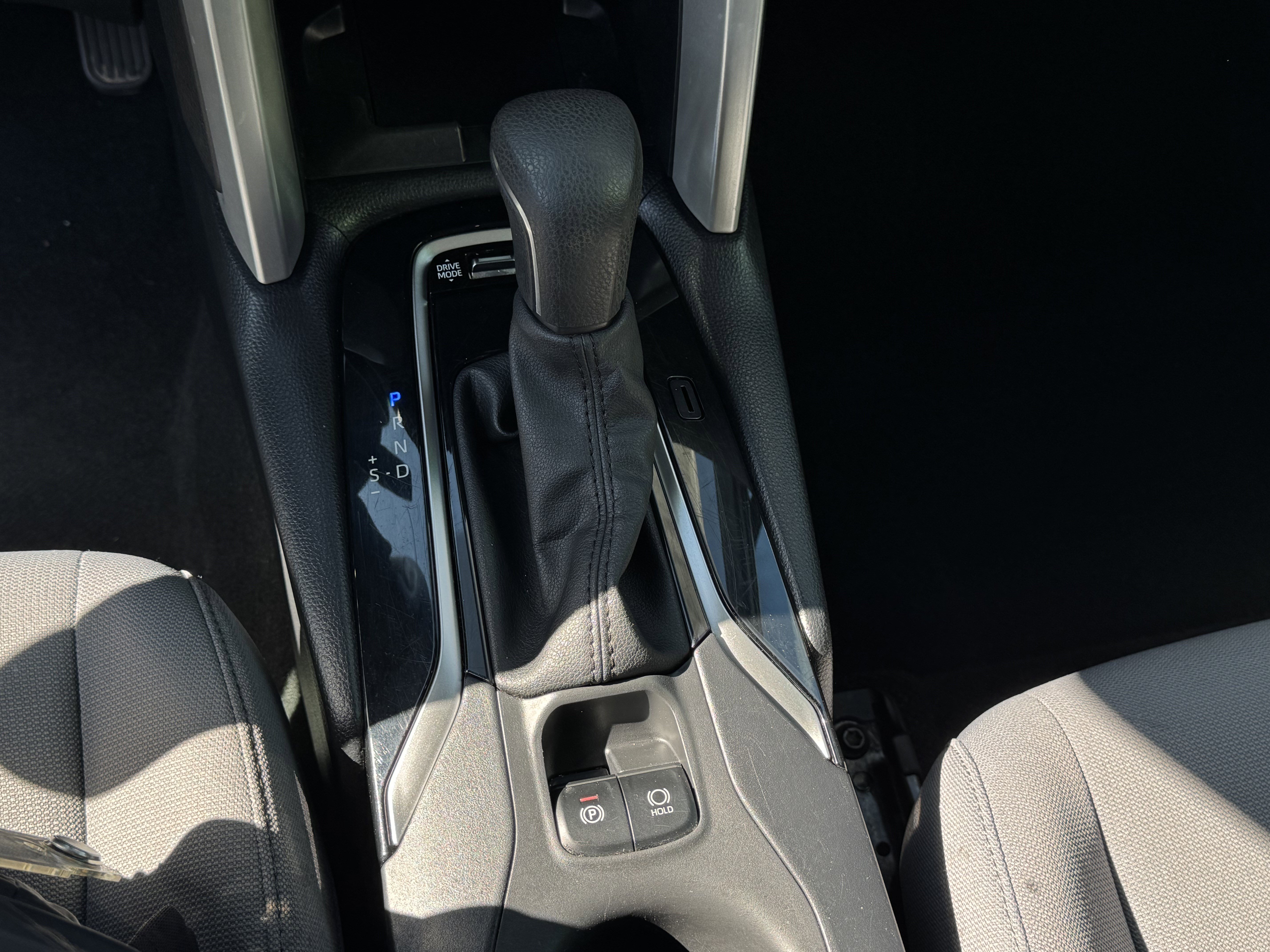 Used 2024 Toyota Corolla Cross SE image 18