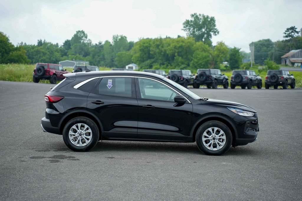 Certified 2023 Ford Escape Active AWD/4WD image 4