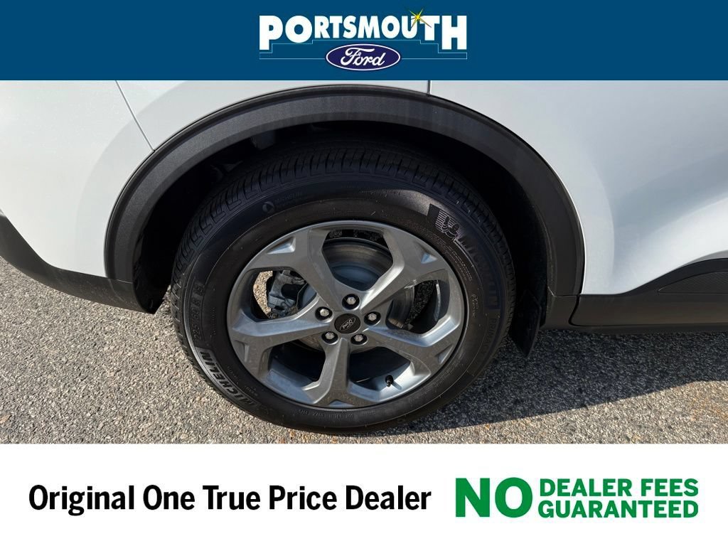 Certified 2025 Ford Escape ST-Line w/ Tech Pack #1 AWD/4WD image 33