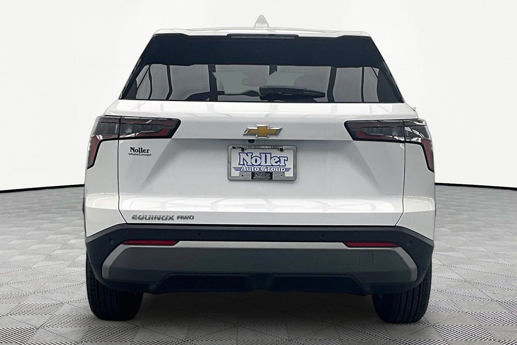 Used 2025 Chevrolet Equinox LT AWD/4WD image 4