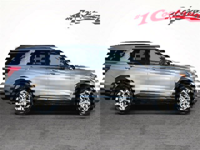 Certified 2022 Ford Explorer XLT w/ Equipment Group 202A image 6