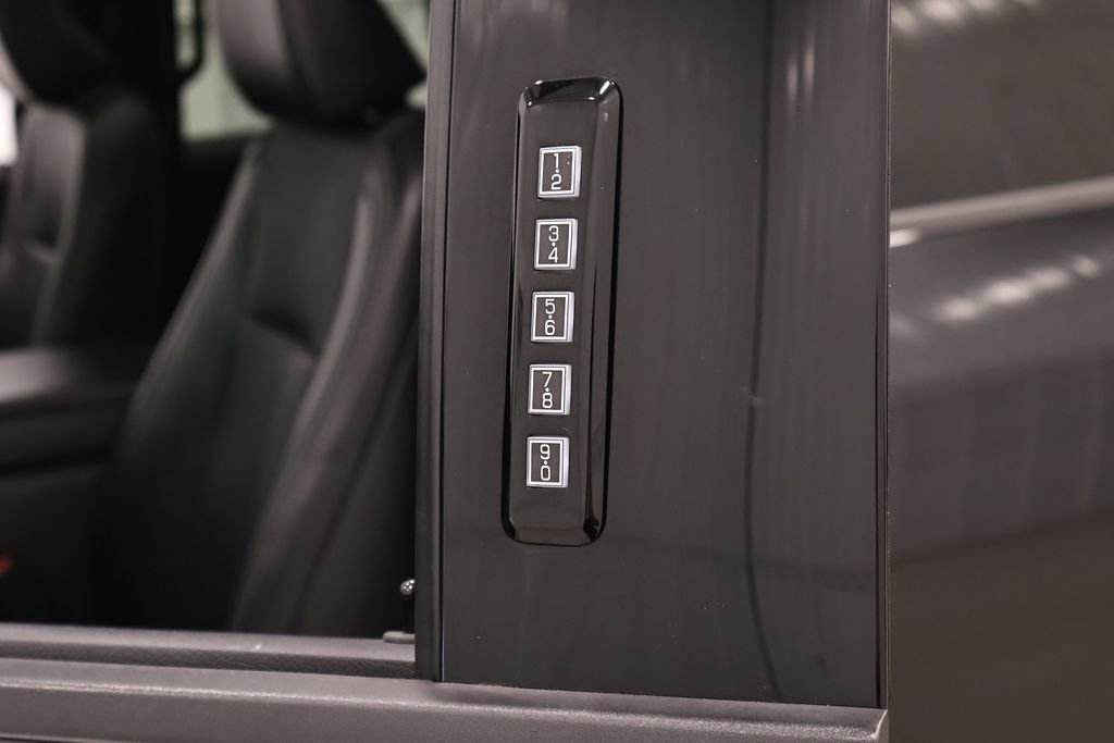 Certified 2022 Ford F350 Lariat w/ Tremor Off-Road Package image 38