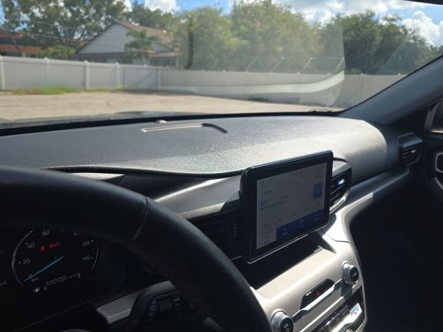 Certified 2024 Ford Explorer XLT RWD image 10