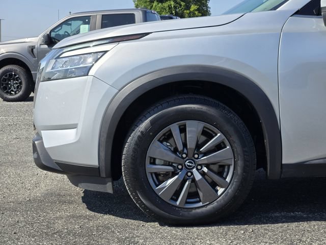Used 2022 Nissan Pathfinder SV AWD/4WD image 9