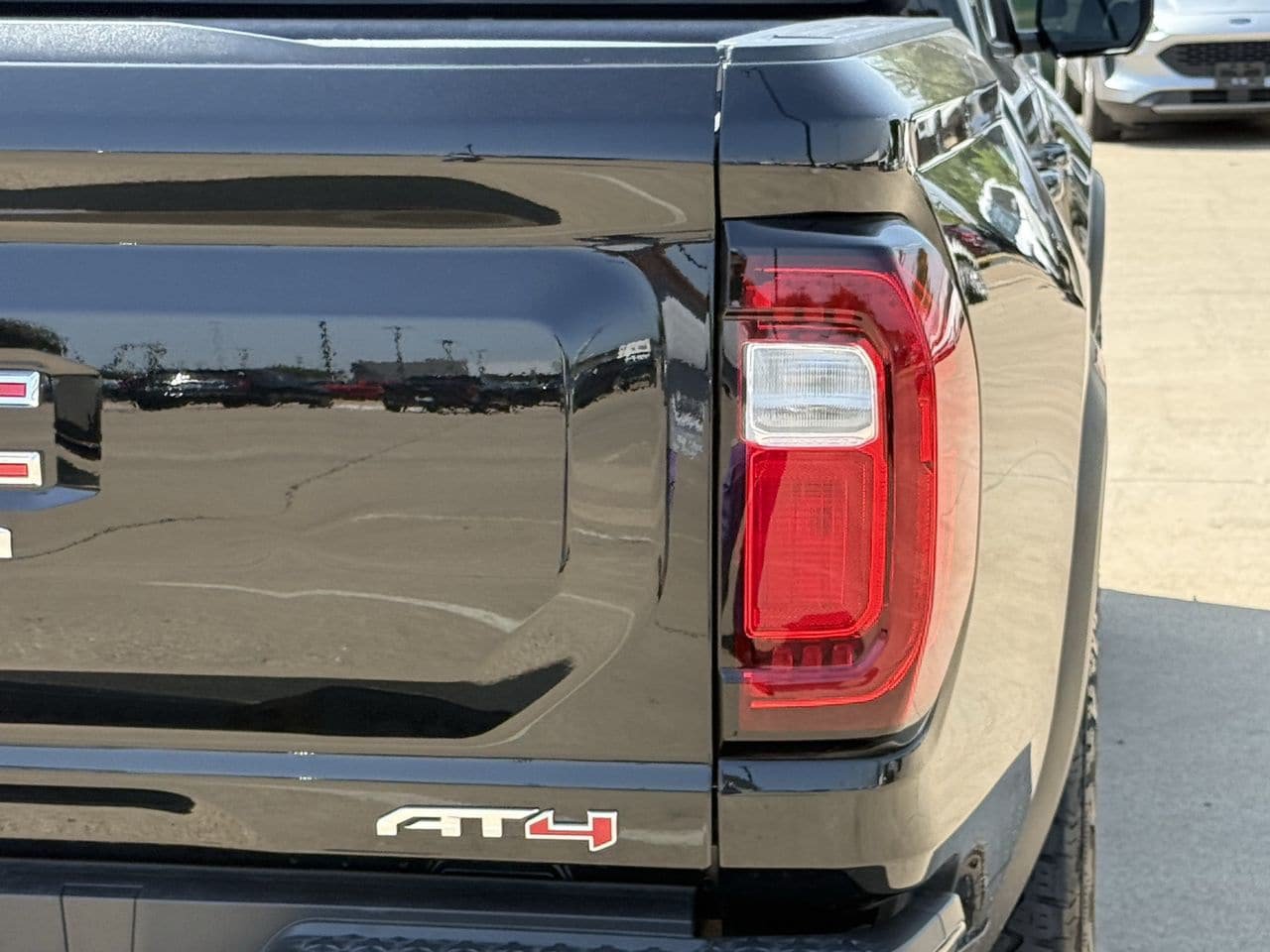 Used 2023 GMC Canyon AT4 w/ AT4 Premium Package AWD/4WD image 7