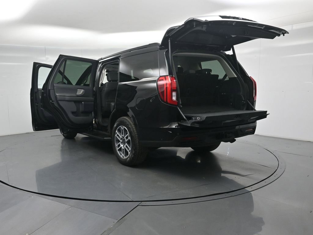Certified 2025 Ford Expedition Active AWD/4WD image 35