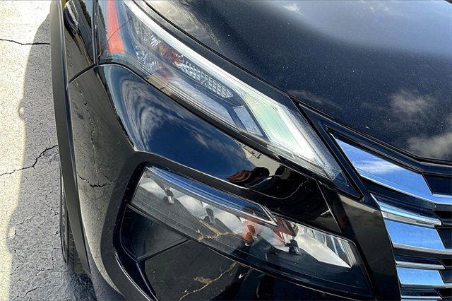 Used 2024 Nissan Rogue SV image 27