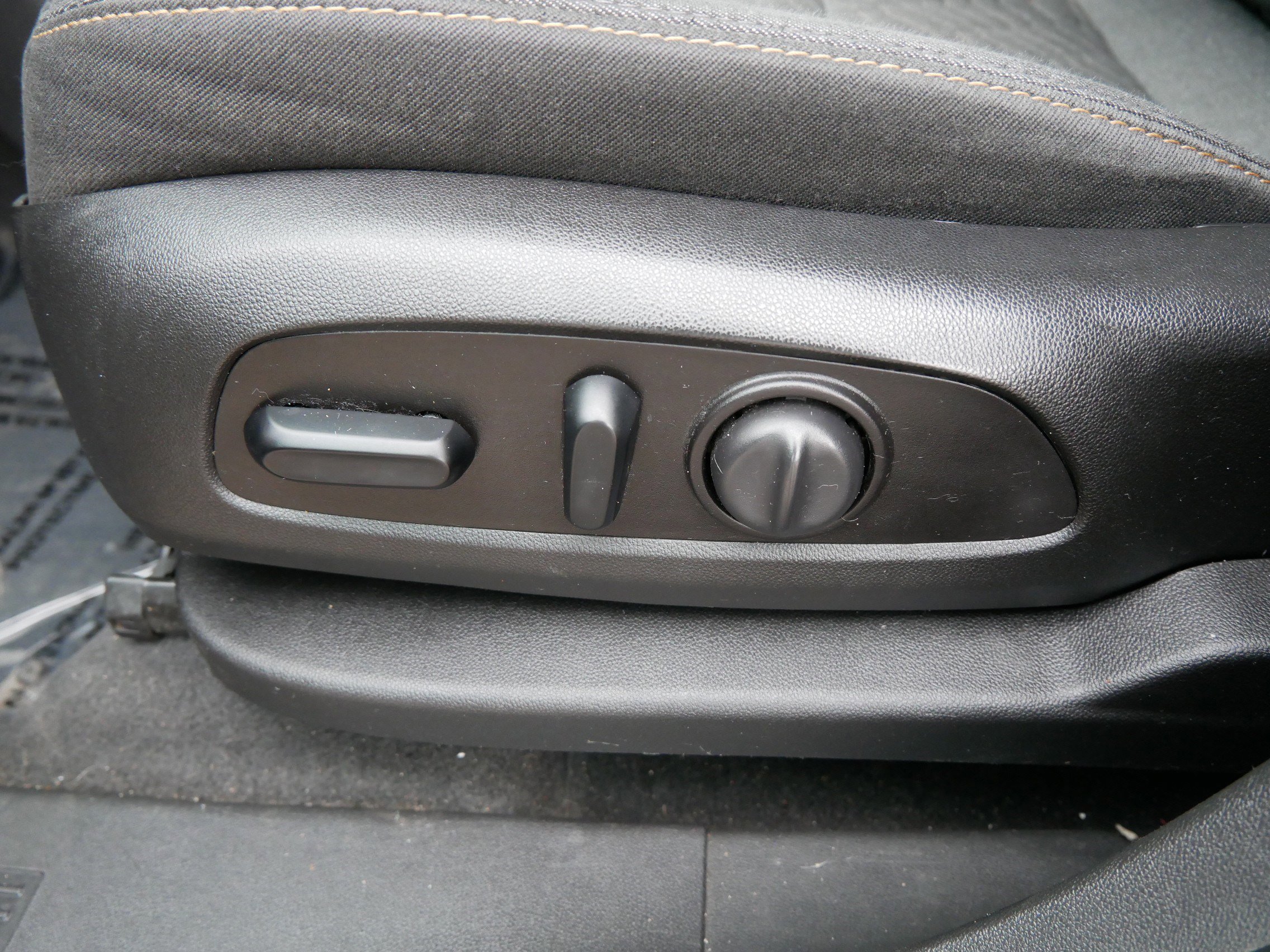 Used 2019 Chevrolet Equinox LT image 19