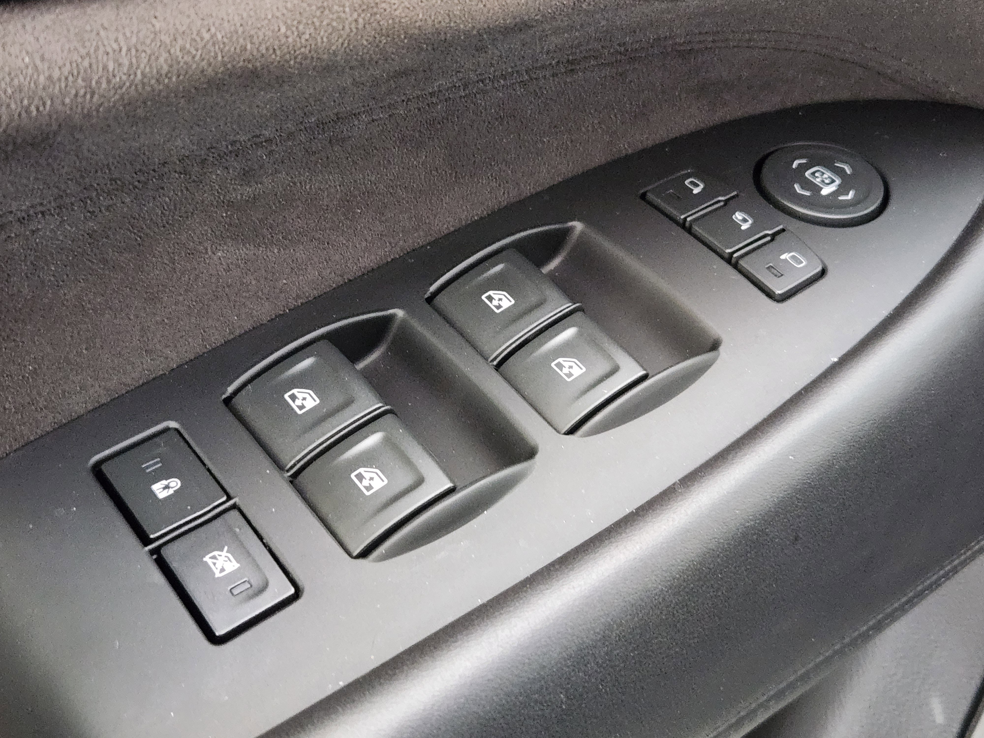 Used 2017 Cadillac Escalade Platinum image 17