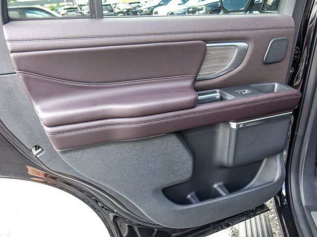 Certified 2025 Ford Expedition Platinum w/ Platinum Ultimate Package AWD/4WD image 29