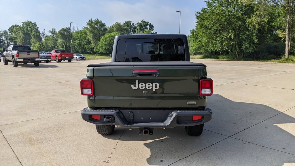 Used 2022 Jeep Gladiator Overland w/ Dual Top Group AWD/4WD image 4