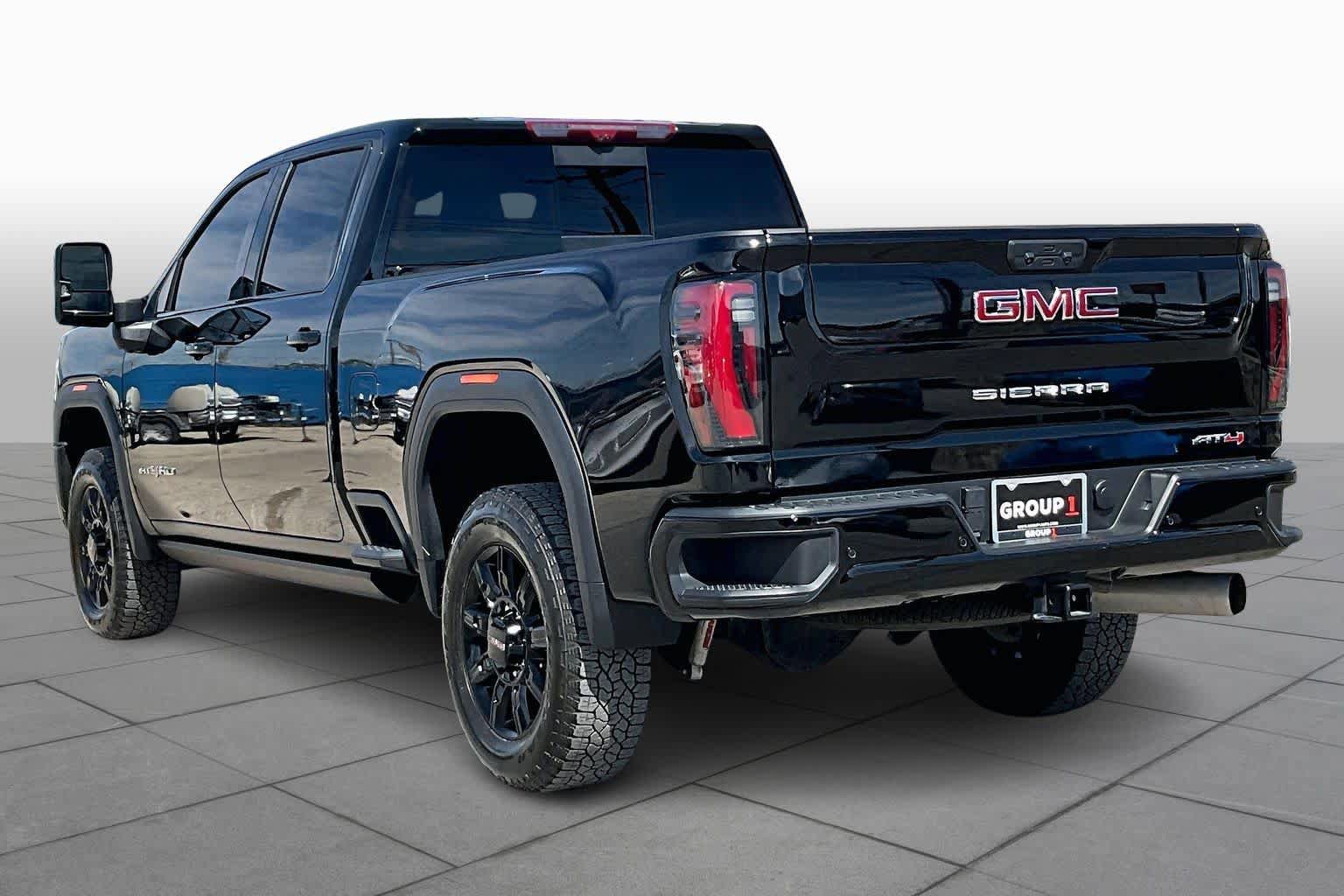 Used 2025 GMC Sierra 2500 AT4 w/ AT4 Premium Plus Package AWD/4WD image 12
