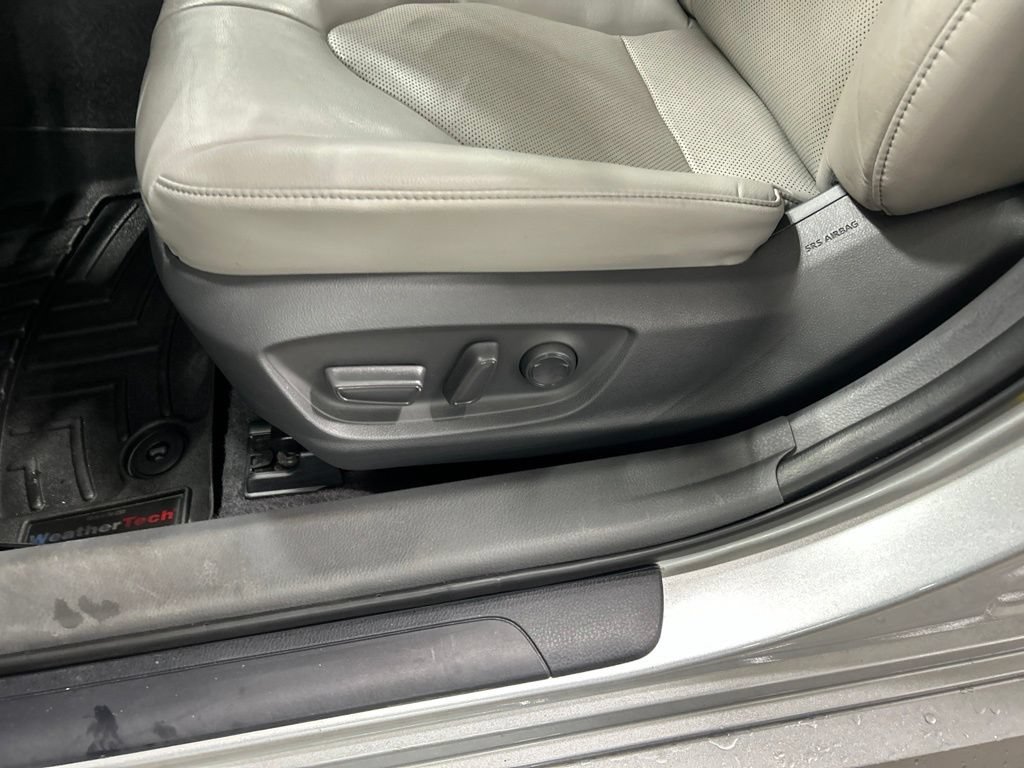 Used 2021 Toyota Camry XLE w/ Navigation Package FWD image 12