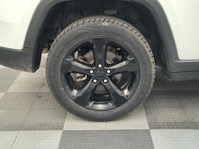 Used 2024 Jeep Grand Cherokee Limited w/ Black Appearance Package AWD/4WD image 14