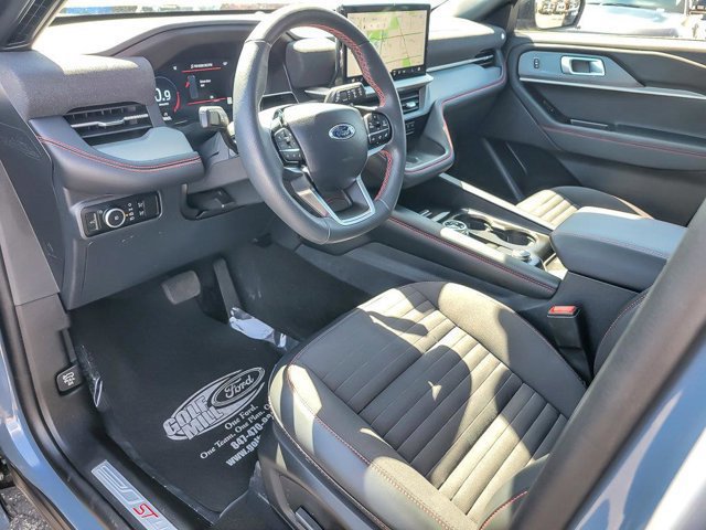 Certified 2025 Ford Explorer ST-Line w/ Premium Package AWD/4WD image 15