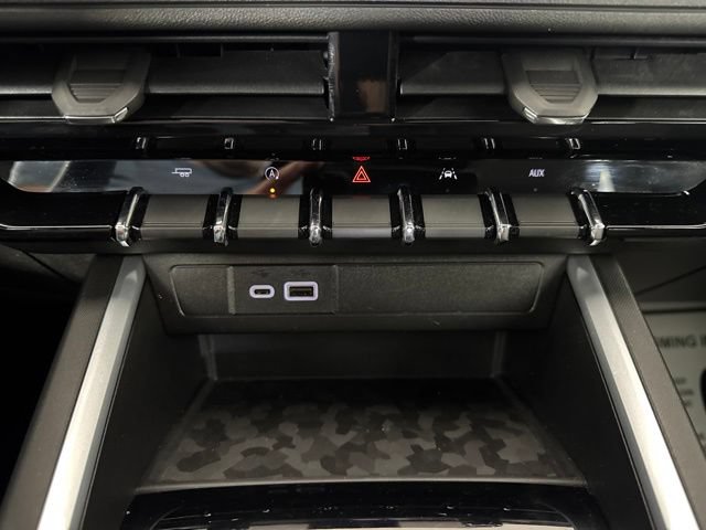 Used 2023 Chevrolet Colorado W/T RWD image 15