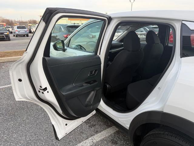 Used 2025 Nissan Kicks S image 12