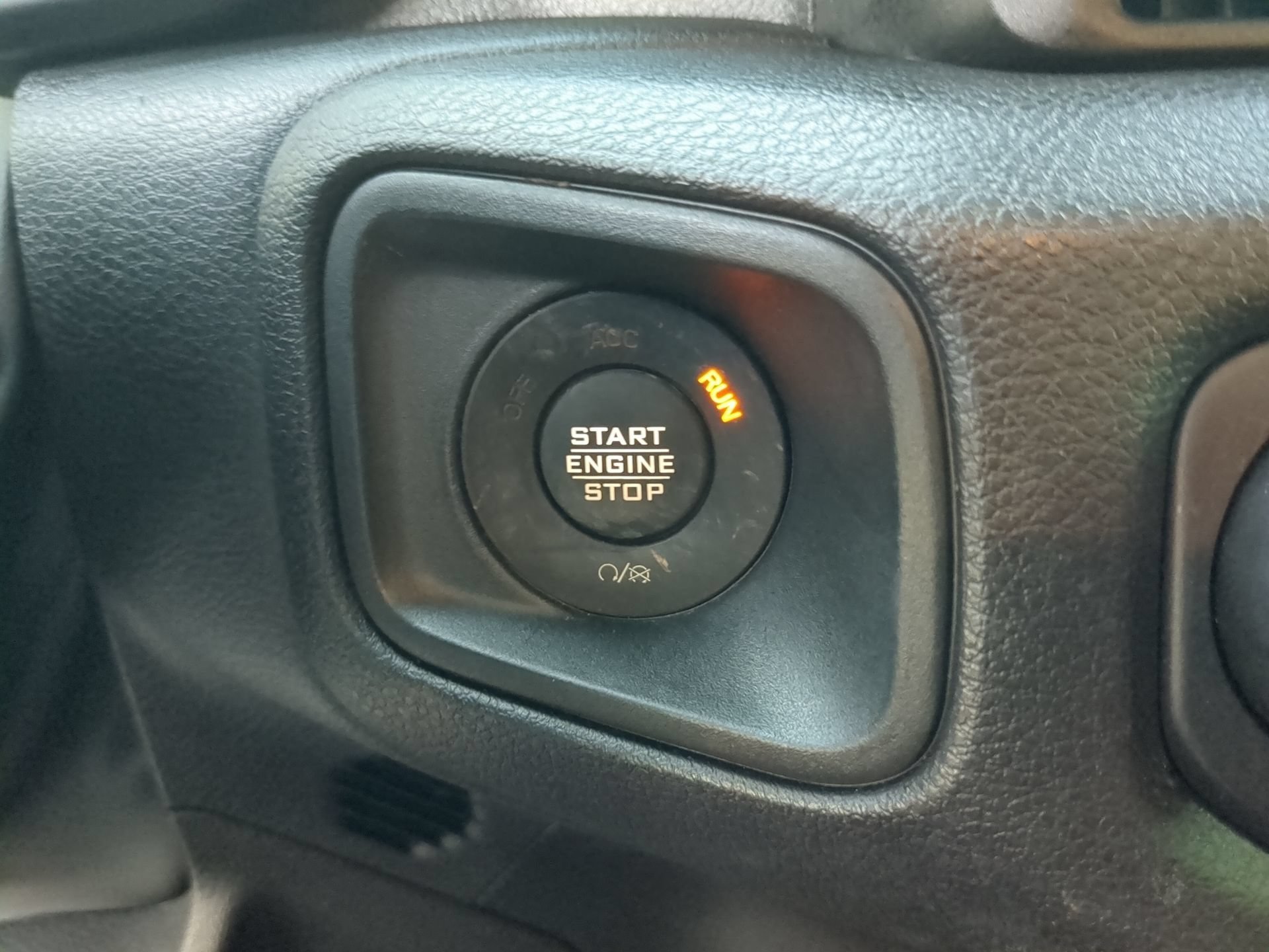 Used 2024 Jeep Gladiator Sport AWD/4WD image 69