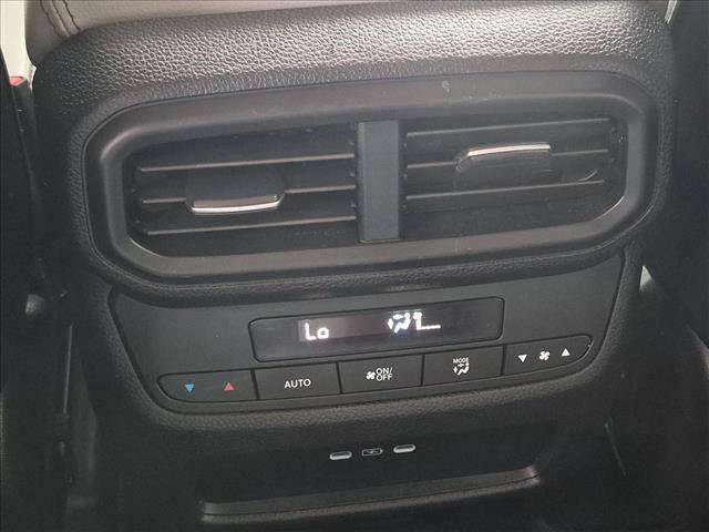 Used 2024 Honda Pilot Touring image 18