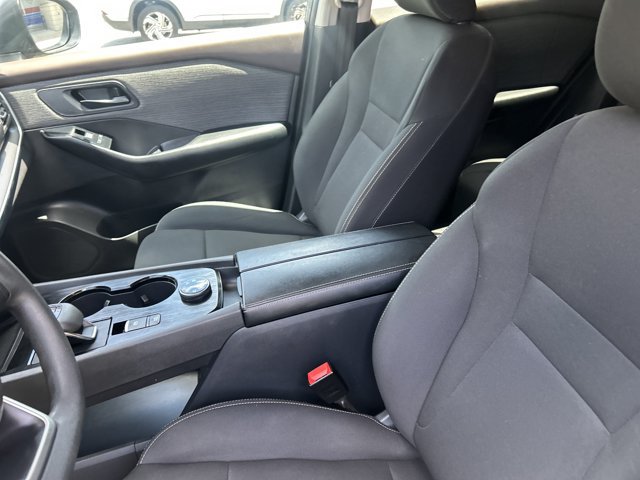 Used 2023 Nissan Rogue S AWD/4WD image 18