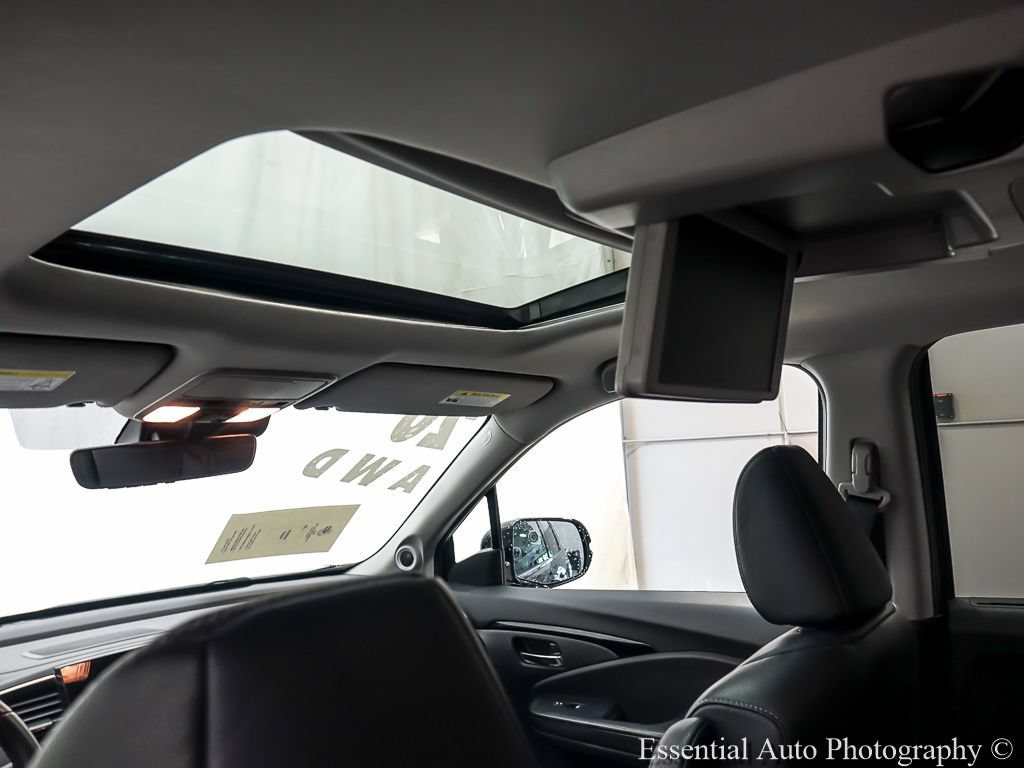 Used 2020 Honda Pilot Touring image 13