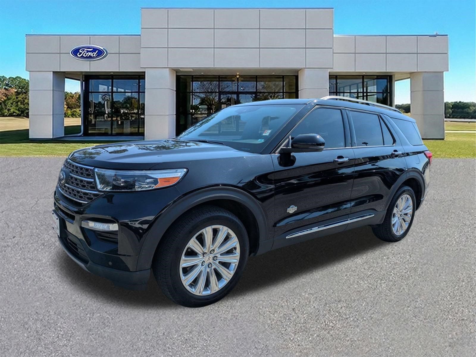 Certified 2023 Ford Explorer King Ranch w/ Technology Package AWD/4WD image 4