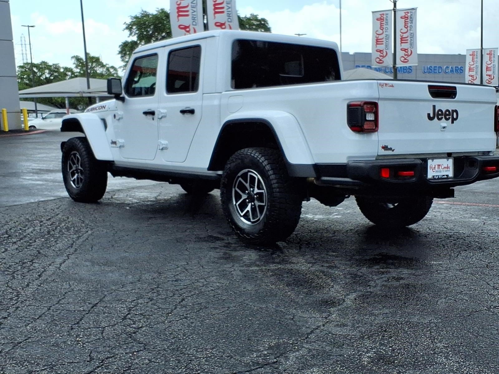 Used 2025 Jeep Gladiator Rubicon AWD/4WD image 8