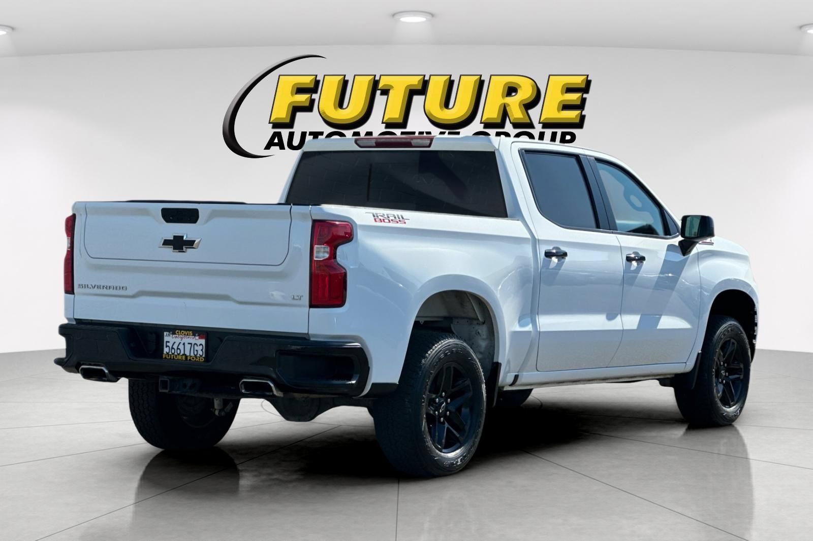 Used 2021 Chevrolet Silverado 1500 LT Trail Boss w/ Convenience Package II AWD/4WD image 3