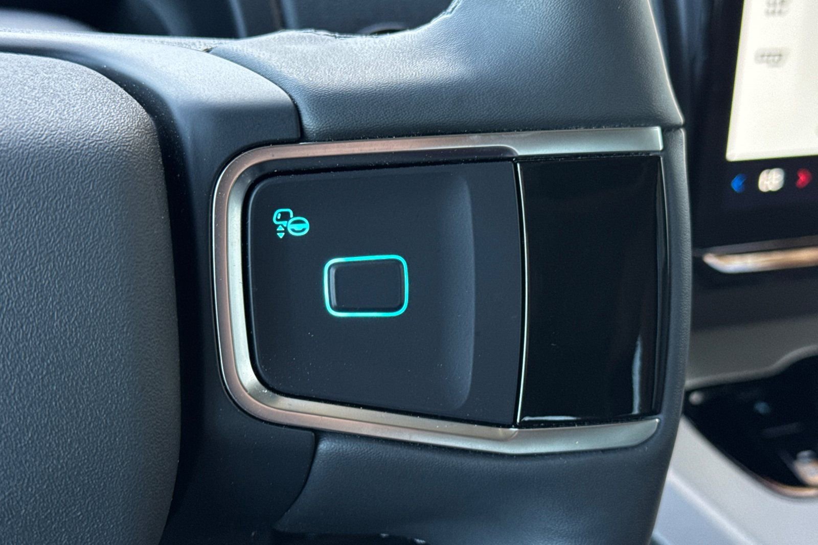 Certified 2025 Ford Expedition Active image 28