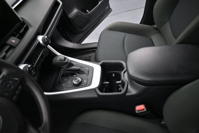 Used 2025 Toyota RAV4 LE AWD/4WD image 21