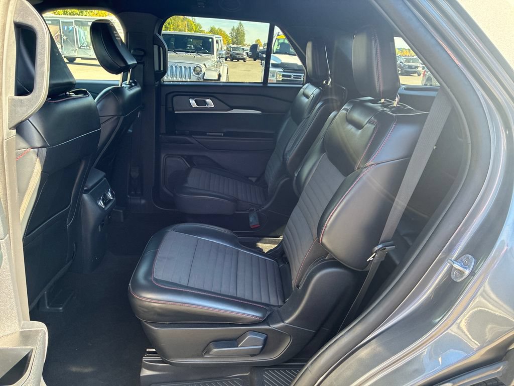 Certified 2025 Ford Explorer ST-Line AWD/4WD image 29