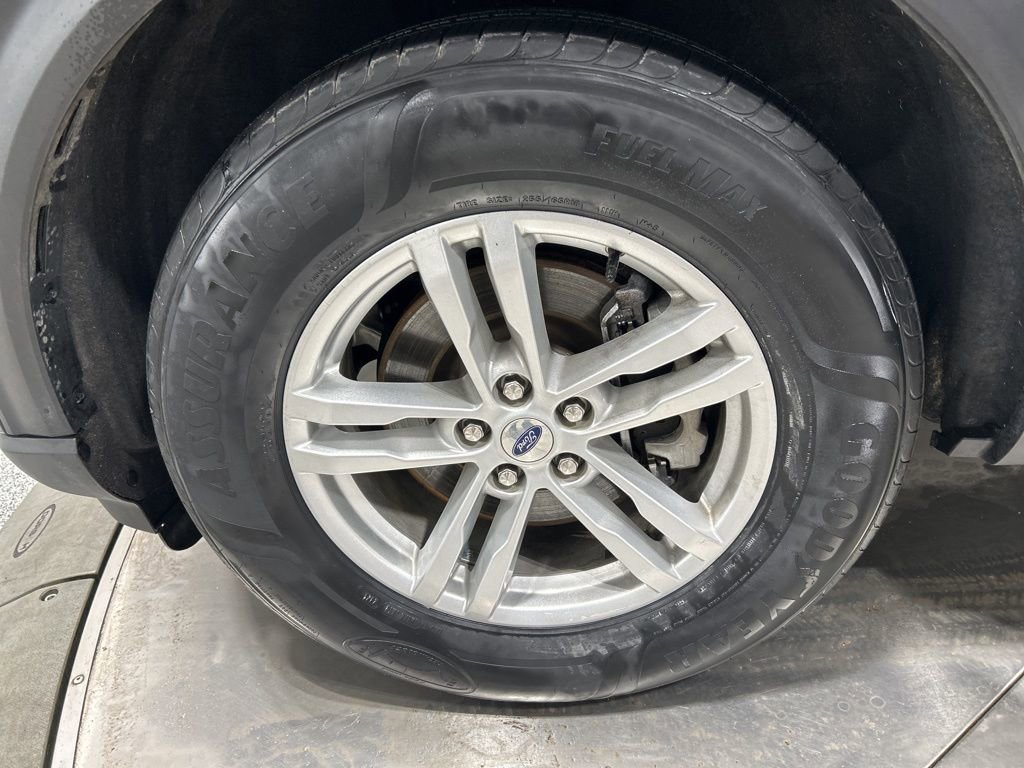 Certified 2022 Ford Explorer XLT w/ Equipment Group 202A image 36