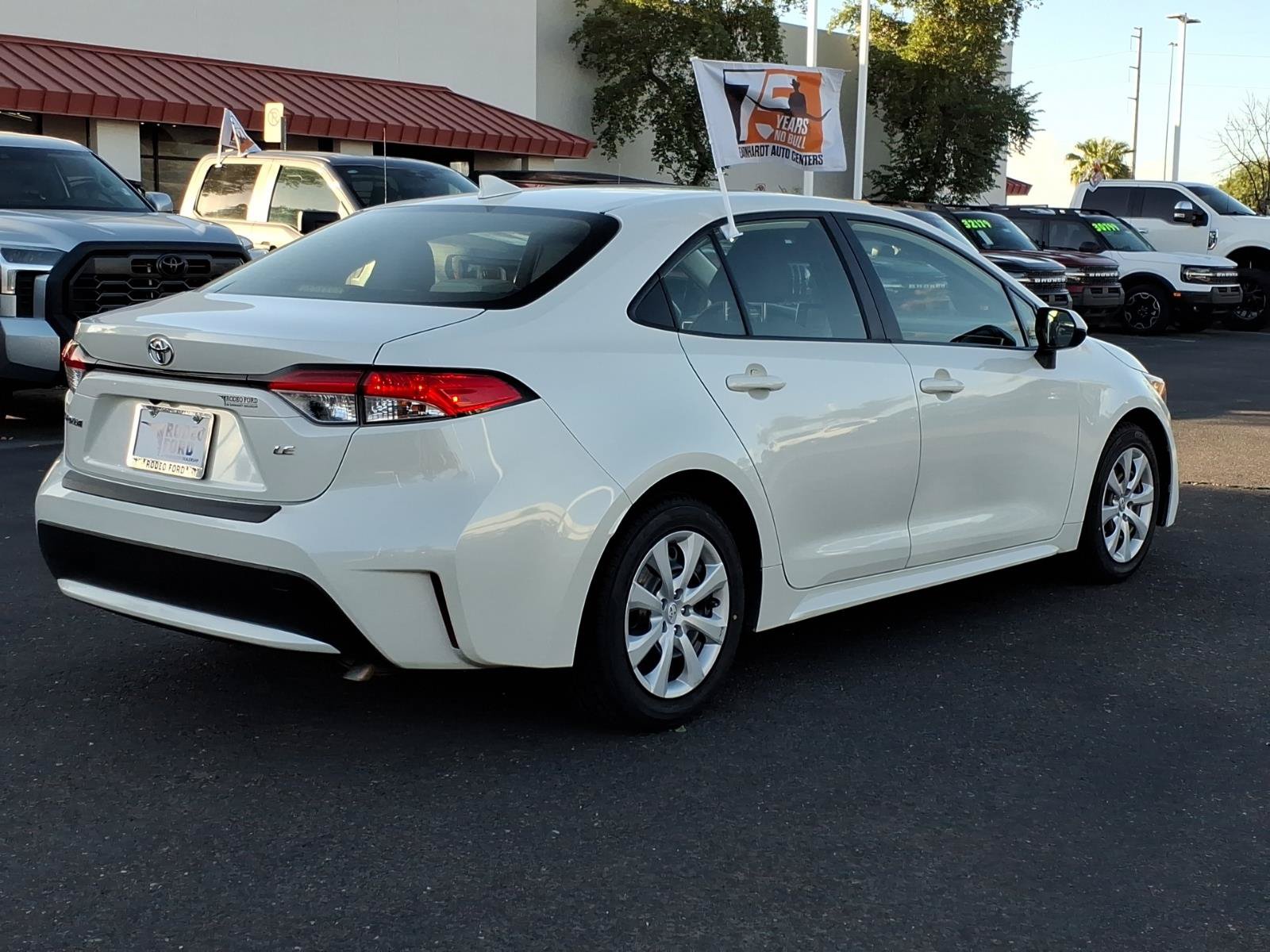 Used 2021 Toyota Corolla LE w/ Carpet Mat Package (TMS) FWD image 5