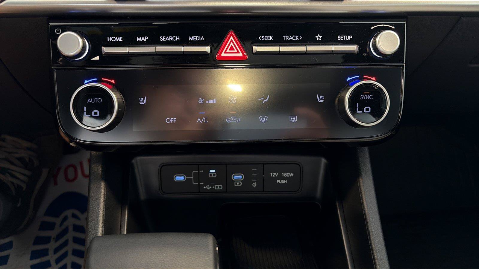 Used 2025 Hyundai Santa Cruz SEL AWD/4WD image 20