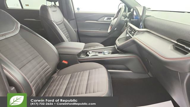 Certified 2025 Ford Explorer ST-Line w/ ST-Line Street Pack AWD/4WD image 25