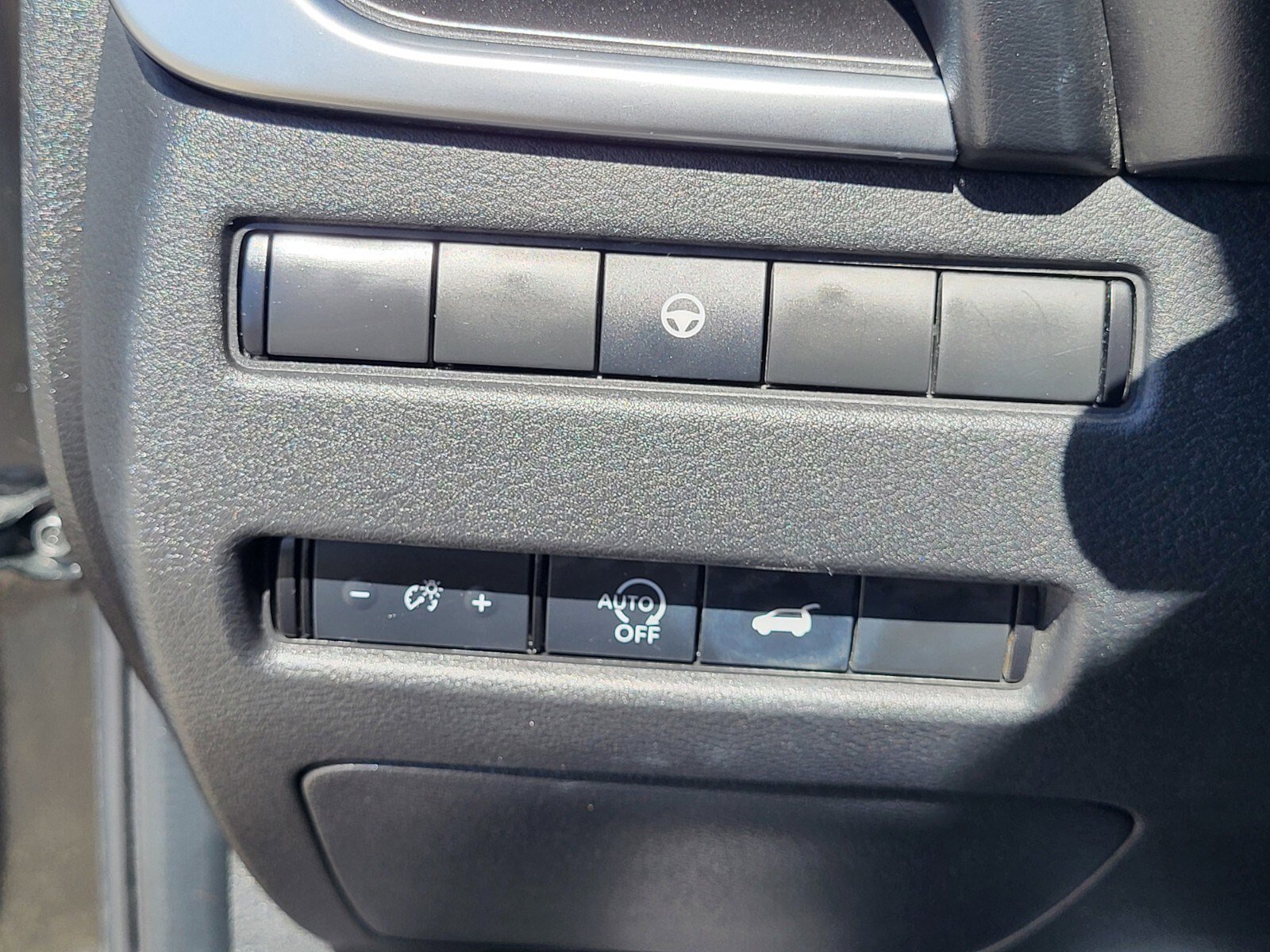 Used 2023 Nissan Rogue SV w/ SV Premium B Package image 24