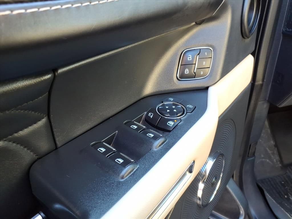 Certified 2022 Ford Expedition Max Platinum image 16