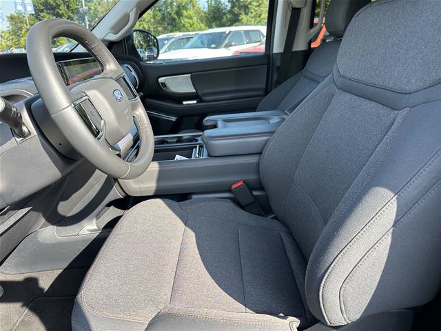 Certified 2025 Ford Expedition Active AWD/4WD image 16