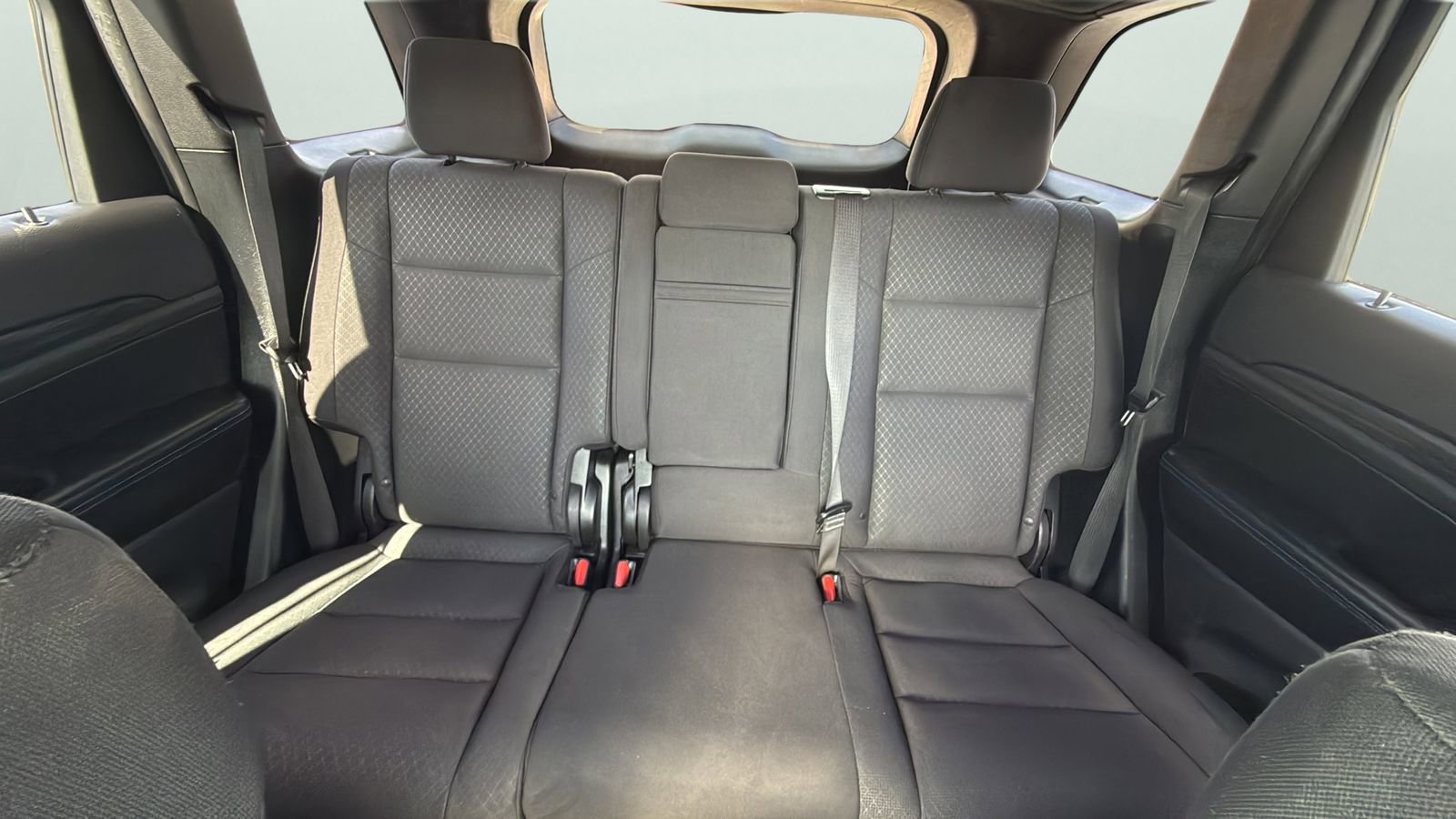 Used 2019 Jeep Grand Cherokee Laredo AWD/4WD image 25