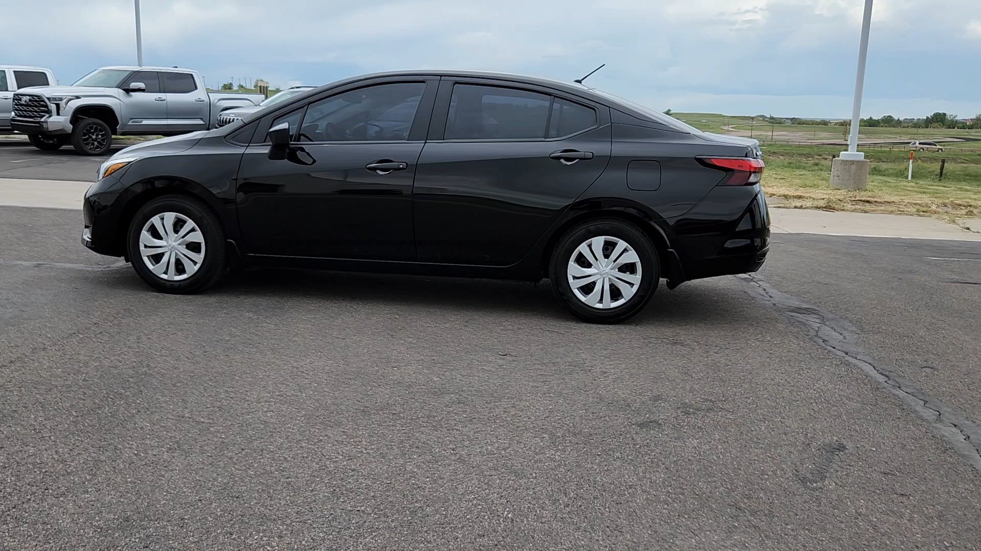 Used 2025 Nissan Versa S w/ Trunk Package FWD image 2