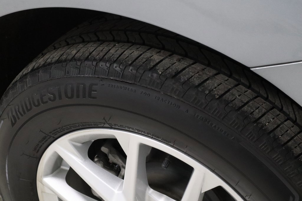 Used 2023 Chevrolet Equinox LS image 15