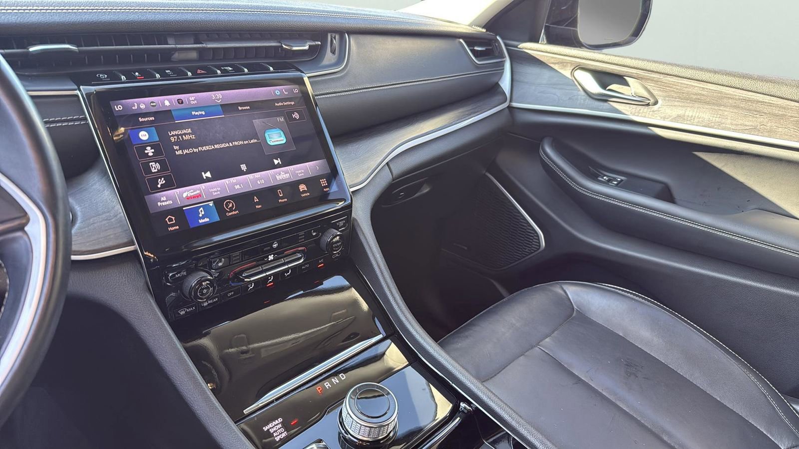 Used 2022 Jeep Grand Cherokee L Limited image 20